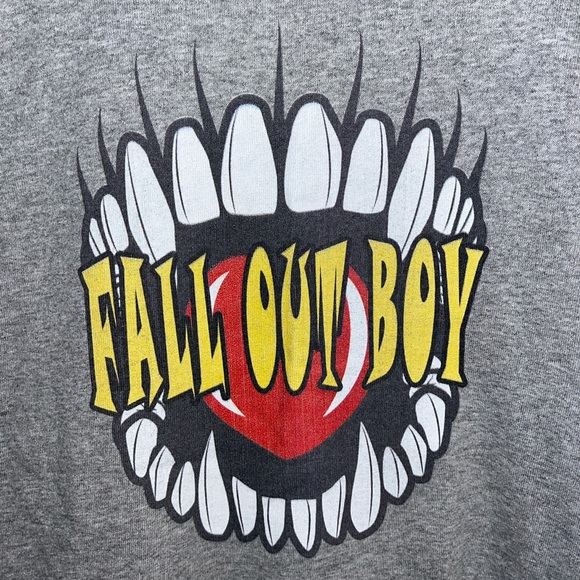 Fall Out Boy Distressed Print Band Tee Shirt Kids Size 7 - Picture 7 of 7